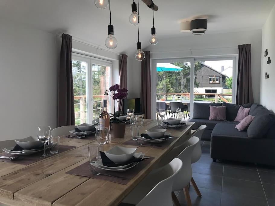 Huis Met Zonneterras, Tuin En Panoramisch Uitzicht Wellin Екстер'єр фото